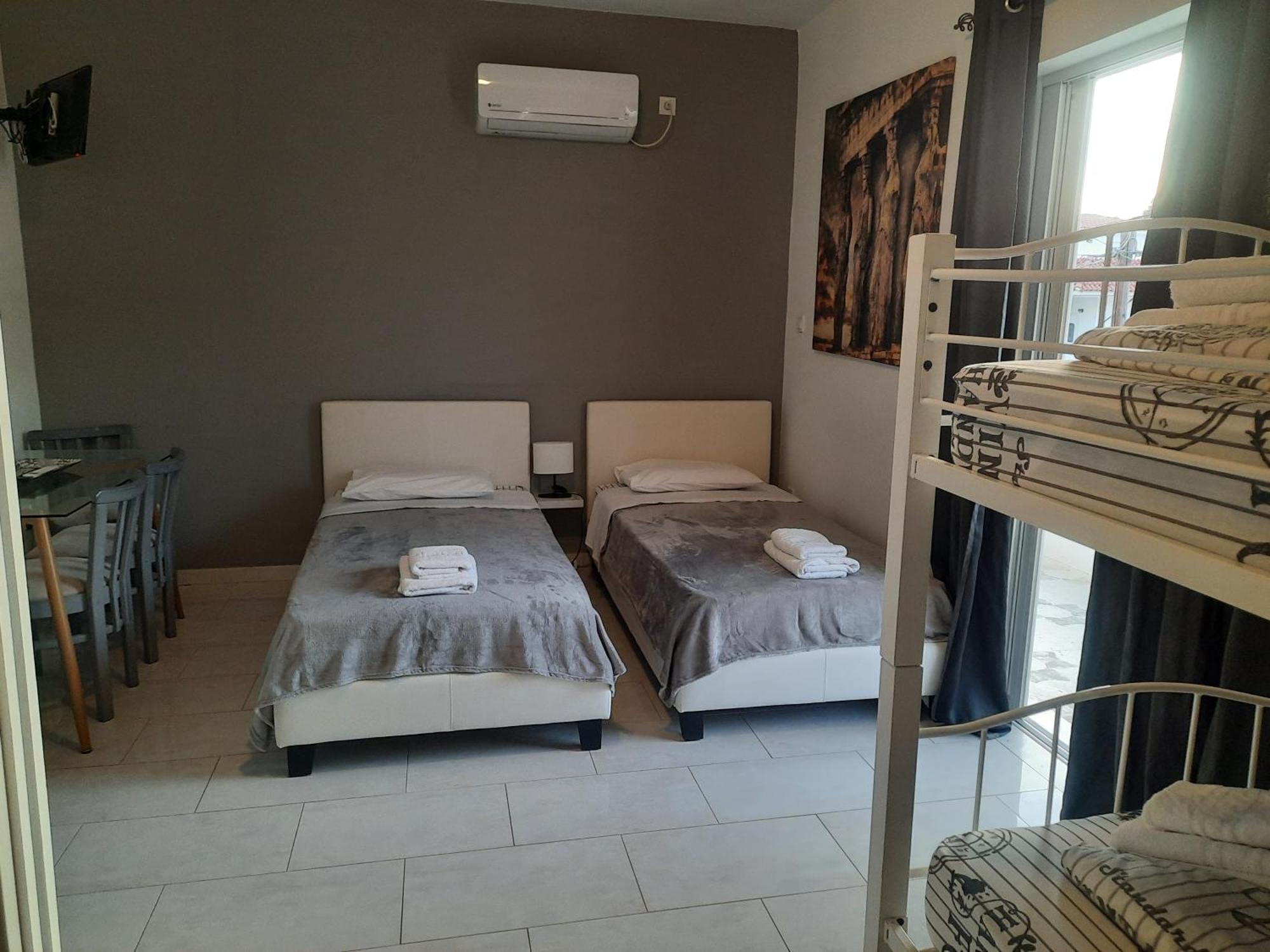 Galotel Agnoudas Near The Airport Markópoulon 外观 照片